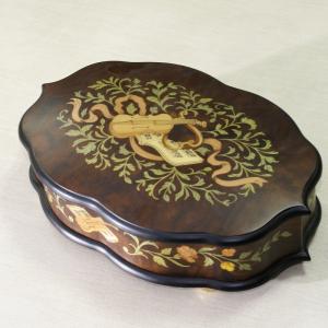 boîte à musique en bois