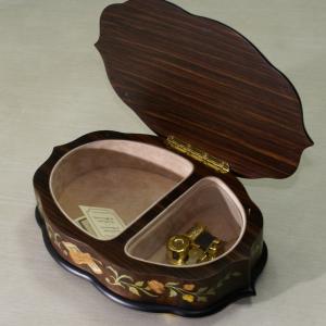 boîte à musique en bois