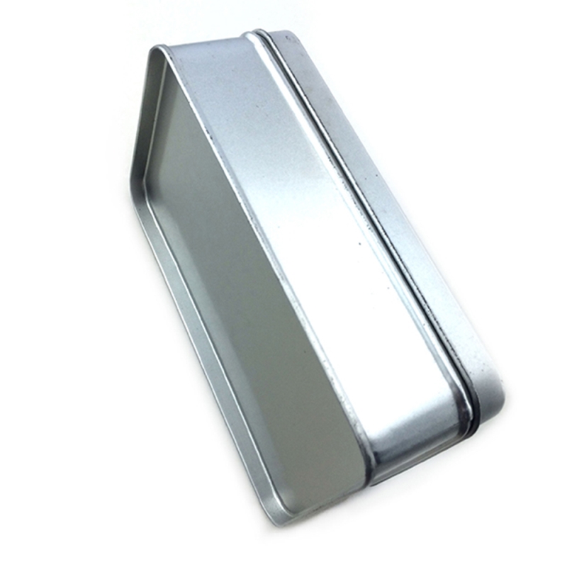 Boîte à bidons cosmétique rectangulaire en vernis argent avec logo estampé