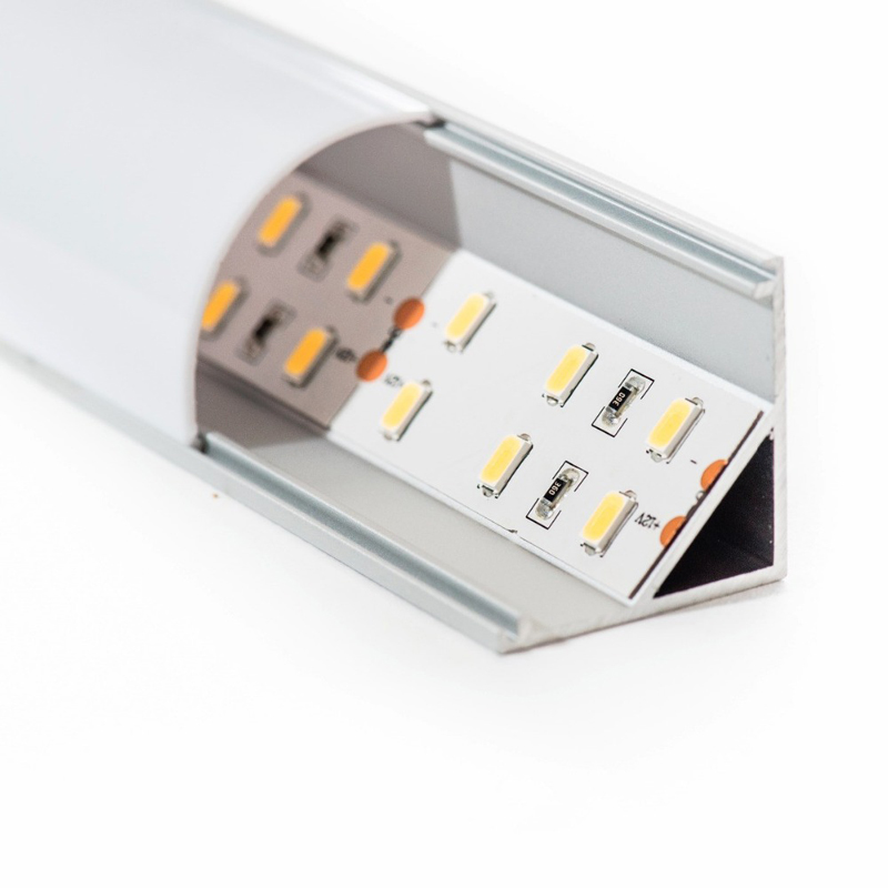 Luminaire linéaire en aluminium en alliage d'aluminium du profilé 6063-T5 en aluminium de coin à LED