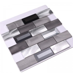 Carrelage mural de cuisine avec dosseret en verre mélangé aluminium gris clair / gris foncé