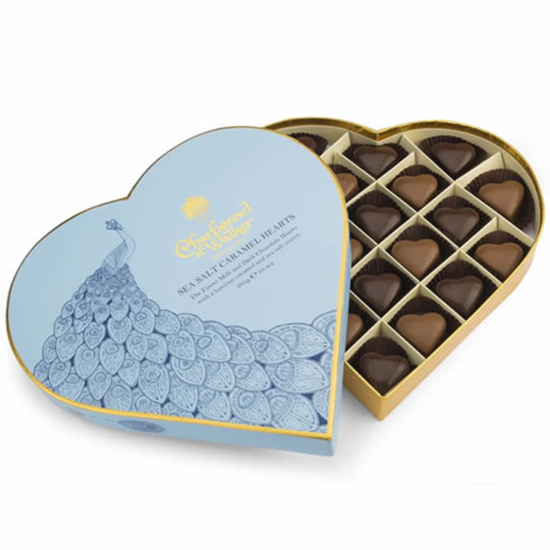 Boîte en carton d'emballage de cadeau de forme de coeur de luxe