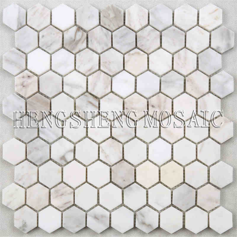 Carreau de mosaïque à six pans en marbre blanc poli de Carrara pour les murs de dosseret de cuisine