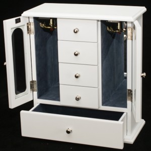 Boîte à bijoux en bois traditionnelle