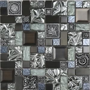 Mélange de résine, feuille d'or et carreau de mosaïque en céramique cassée