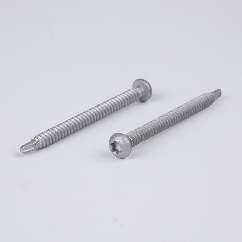 Vis autoperceuse à tête cylindrique Torx avec surface en Dacromet