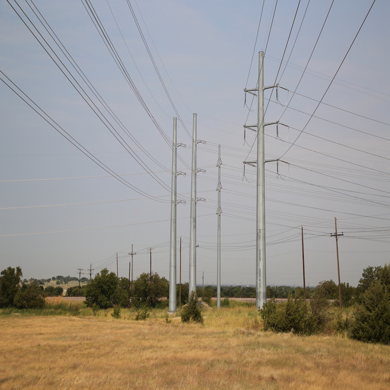 Tour de ligne de transmission d'énergie électrique