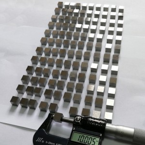 Cube en tungstène pur