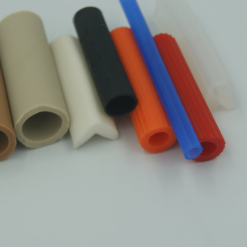 Tubes de silicone de tuyau d'aspiration en caoutchouc coloré extrudé en silicone pour climatiseur