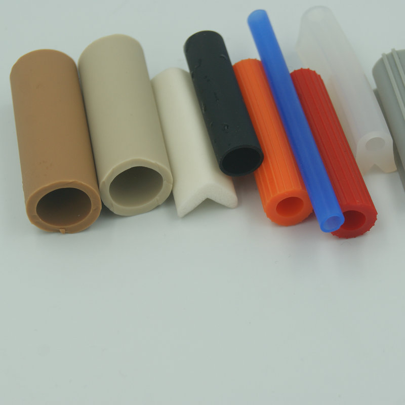Tubes de silicone de tuyau d'aspiration en caoutchouc coloré extrudé en silicone pour climatiseur