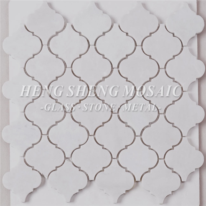 Carreaux de mosaïque en forme de lanterne en forme de lanterne hexagonale pour jet d'eau en pierre naturelle blanche HSC43 Carrara pour le dosseret de cuisine