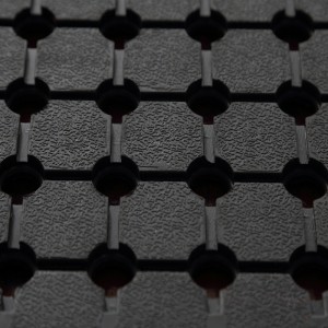 Revêtement de sol drainé en caoutchouc côtelé anti-bactérien pour la salle de bains et les toilettes