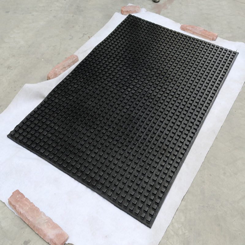 Tapis en caoutchouc pour matelas sans odeur respectueux de l'environnement avec trou de drainage pour cuisine