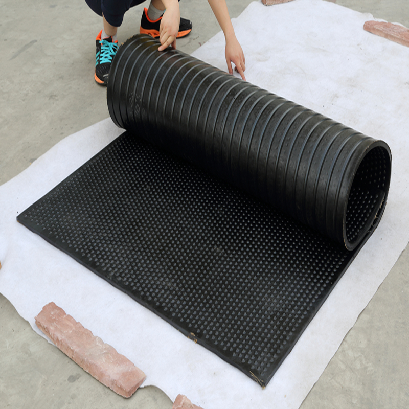 Tapis en caoutchouc pour matelas sans odeur respectueux de l'environnement avec trou de drainage pour cuisine