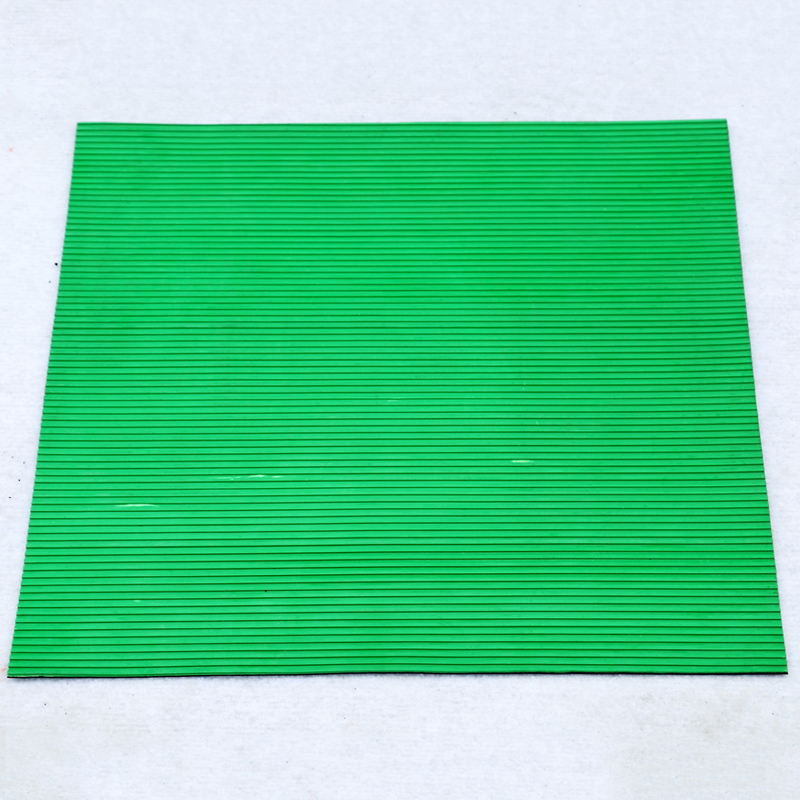 Feuille de caoutchouc NBR anti-fatigue de qualité industrielle Rouleau de feuille de caoutchouc d'insertion de tissu pour le passage