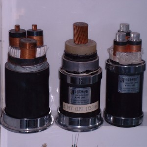 Câble simple de noyau de cuivre / aluminium 300mm 400mm avec la gaine en métal 220kv 110kv