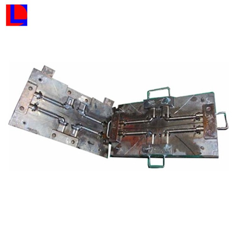 Chine fabrication tuyau Moule Fabricant En Caoutchouc Multi Cavité Injection Auto pièce tuyau Moule