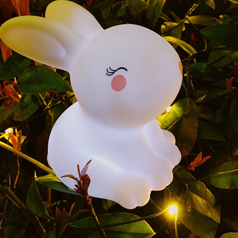 Tenir à l'écart de la colle petite nuit blanche lapin jouet décoration