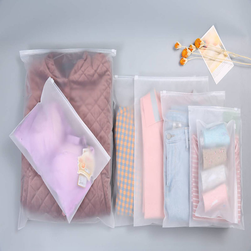 Production de sacs pour tous les produits nécessitant un emballage, tels que vêtements et cosmétiques, emballages de cadeaux électroniques, etc.