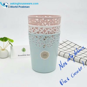 Poubelle ronde en plastique creuse