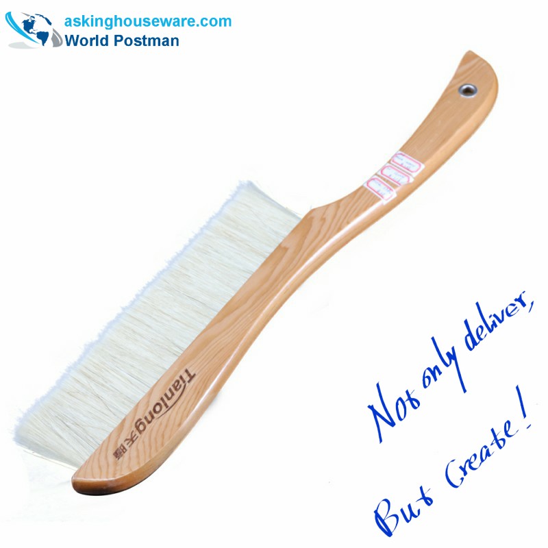 AK93258 Brosse à poussière pour soies douces, manche en bois