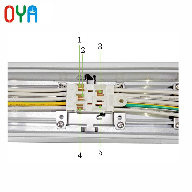 Système d'éclairage linéaire à LED 40W avec rail à goulotte 5 fils