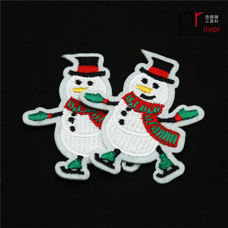 Bonhomme de neige de Noël avec patch vert brodé