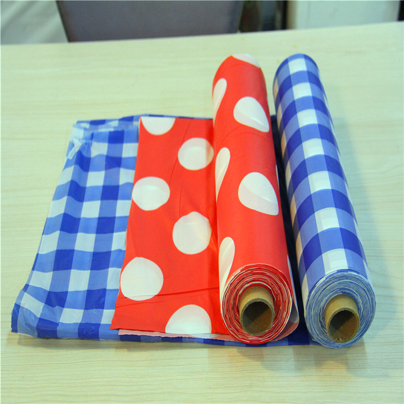 Nappe imprimée jetable en pvc avec rouleaux non tissés