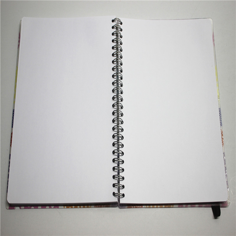 Cahier à reliure à anneaux avec bande élastique