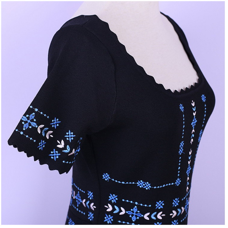 Robe pull en tricot noire pour femmes