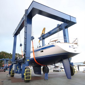 Grue de manutention de bateaux et de yachts