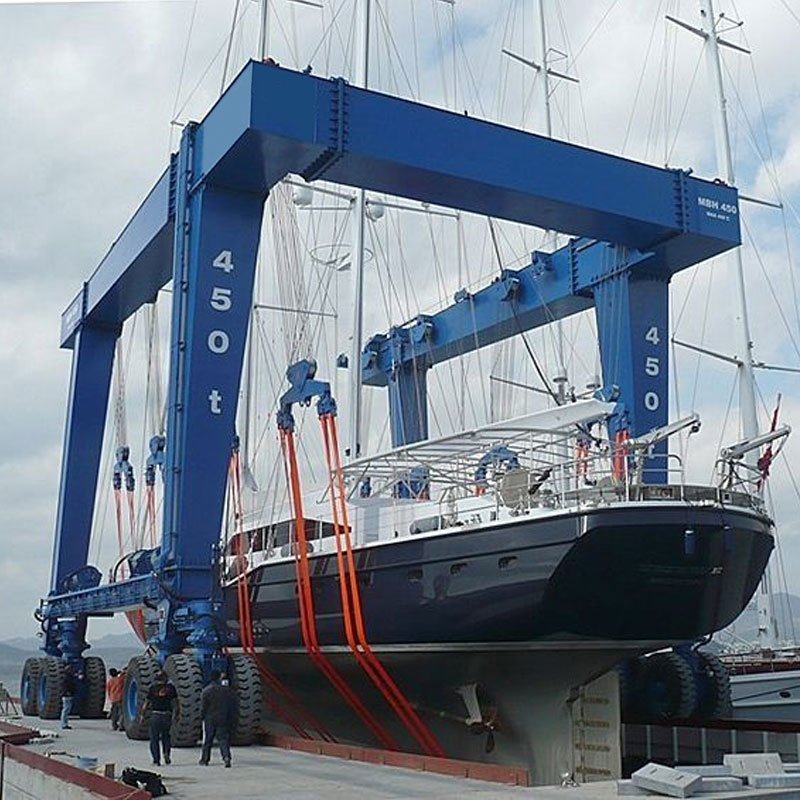 Grue de manutention de bateaux et de yachts