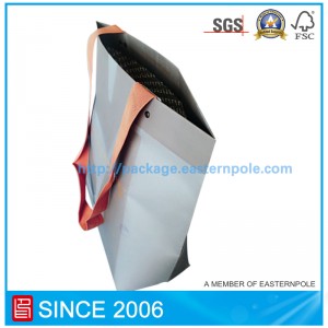 Sac shopping de vêtements haut de gamme avec un design personnalisé