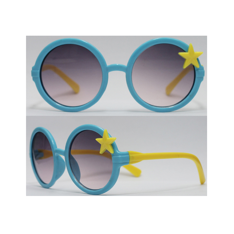 Les nouvelles lunettes de soleil en plastique à la mode d'enfants, costume pour des filles, diverses couleurs sont disponibles