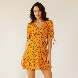 Robe imprimée à fleurs avec décolleté occasionnel