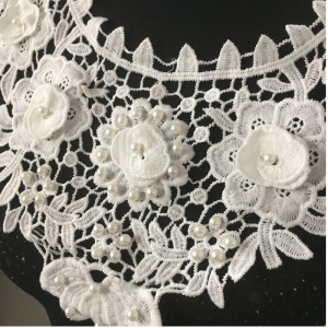 Nouvelle arrivée collier avec perles dentelle appliquée
