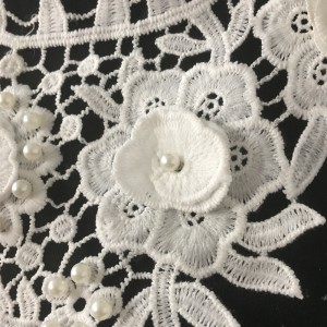 Nouvelle arrivée collier avec perles dentelle appliquée