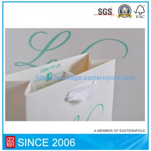 Sac en papier recyclé pour vêtements