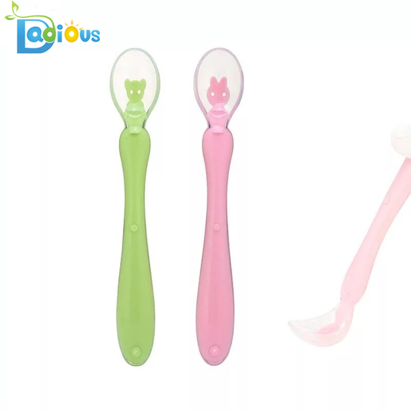 Nouvelles idées de produits Cuillères pour bébés à bouts souples Cuillère sans silicone sans BPA Cuillères pour bébés en silicone de qualité alimentaire