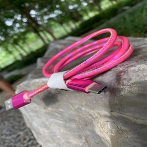 Câble de données à mémoire flash holographique