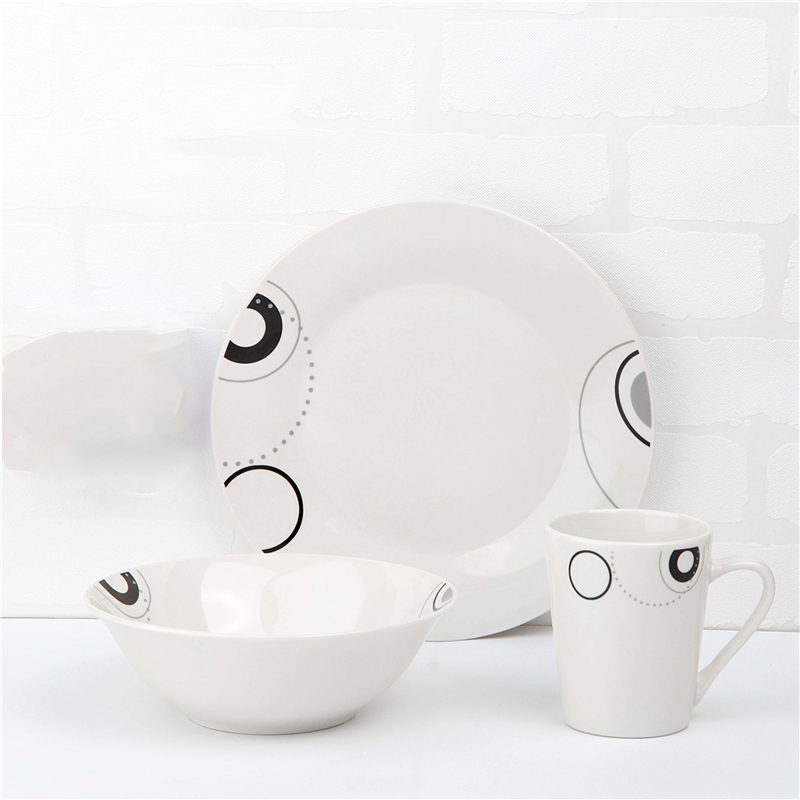 Service de table en céramique 12 pièces en porcelaine avec décalcomanies taillées
