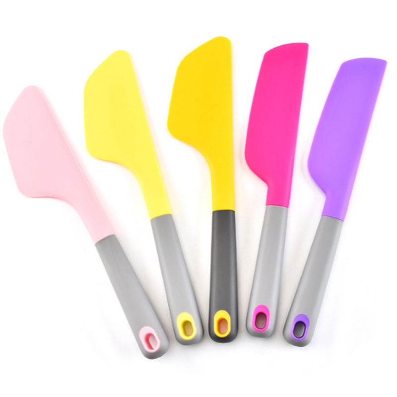 Grattoir en silicone de grande couleur, outil de cuisson multifonctionnel, grattoir en silicone de haute qualité, résistant aux températures élevées.