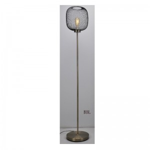 Lampadaire moderne avec abat-jour en maille