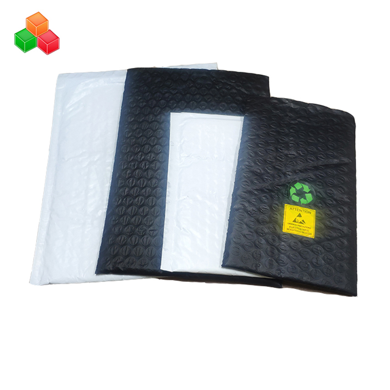 Sac en plastique rembourré résistant à la déchirure résistant à la déchirure de logo en plastique imprimé personnalisé / co extrudé poly enveloppe d'expédition bulle air wrap sac