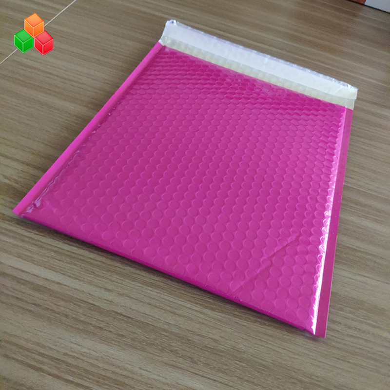 La taille faite sur commande transport antichoc empaquetant film bulle nacré mailer / sac imperméable durable blanc rose film nacré