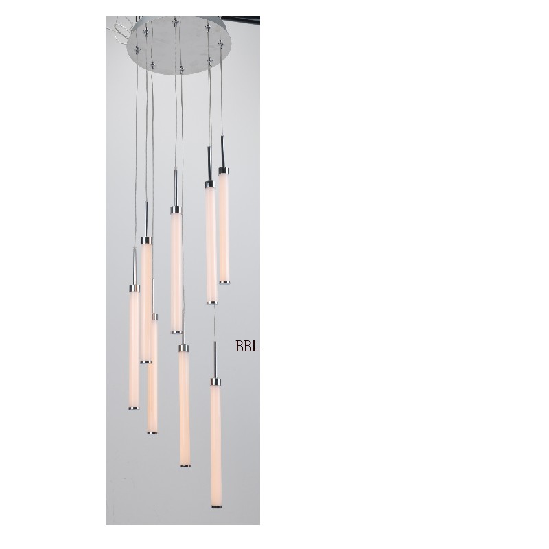 Huit lustres à diodes électroluminescentes