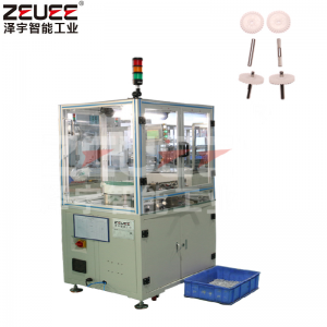 Machine à insérer automatique à pignon