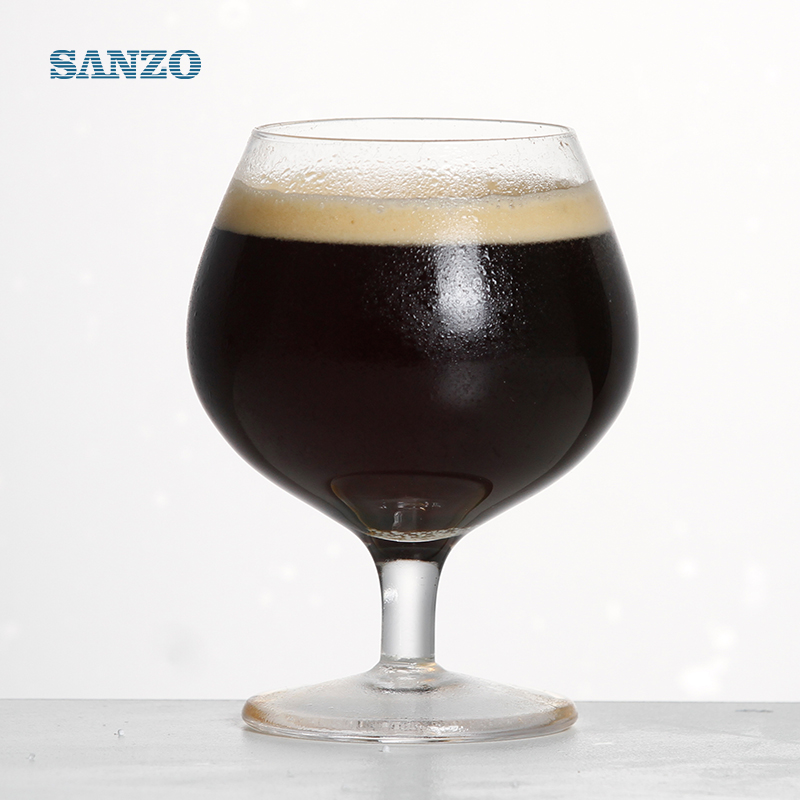 Le verre à bière Sanzo Bar a personnalisé les verres à bière Mouthblow a personnalisé le verre à bière