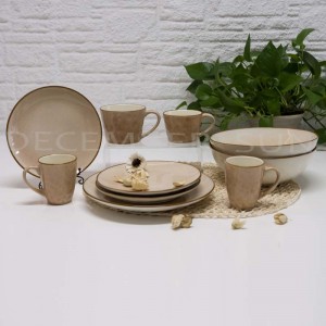 Service de table simple en céramique
