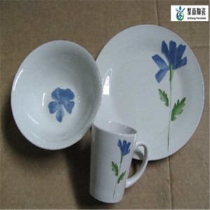 vaisselle 12 pièces en porcelaine avec décalque taillé